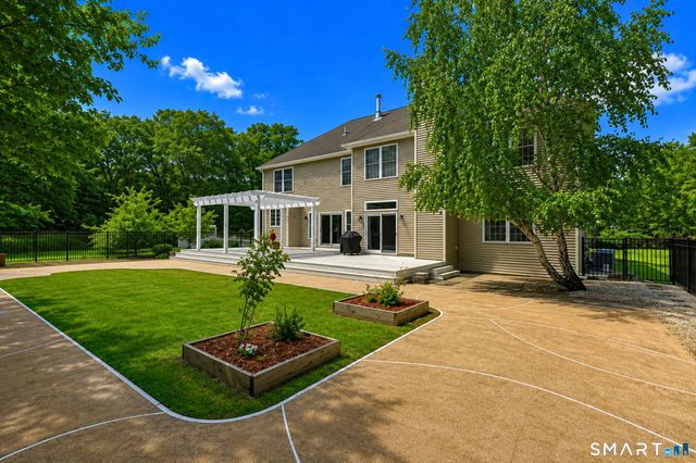 957 West River Street, Milford, CT 06461