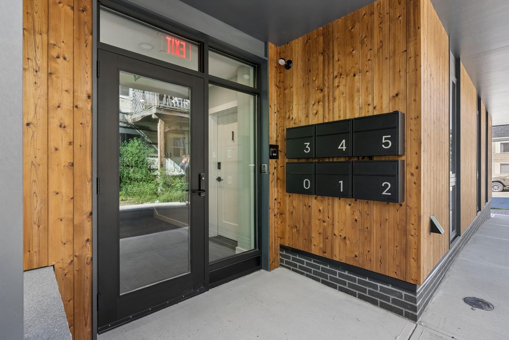 58 Cumberland Avenue 1, Portland, ME 04101 — photo 3