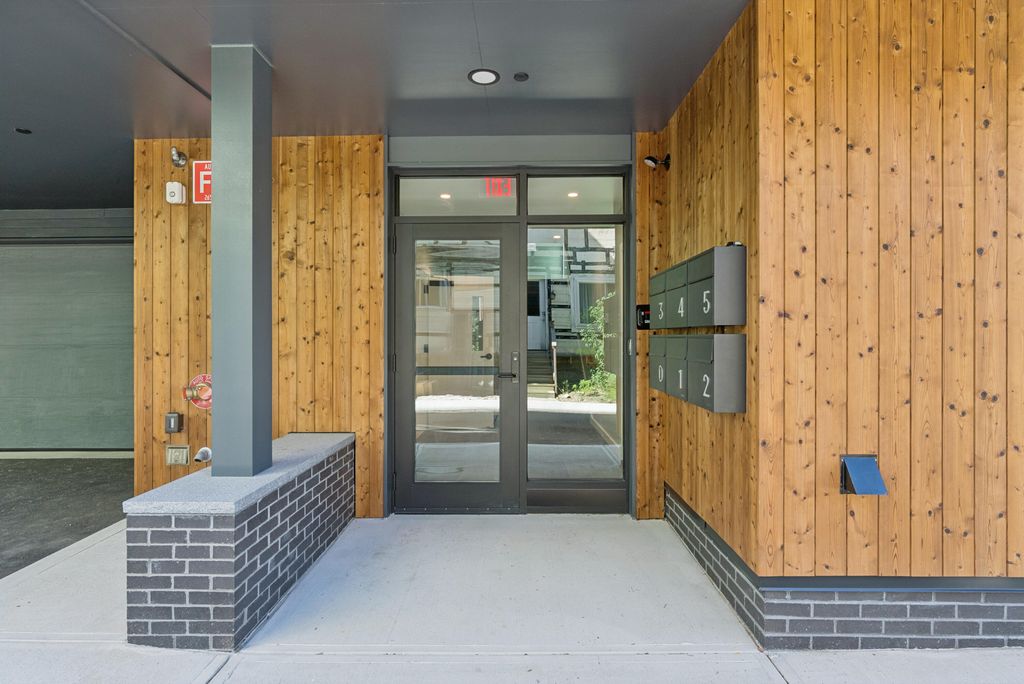 58 Cumberland Avenue 1, Portland, ME 04101 — photo 4