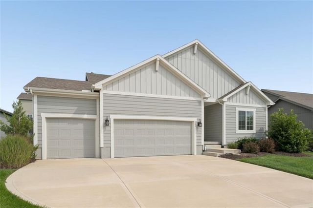 141 SE Griffin Street, Blue Springs, MO 64064