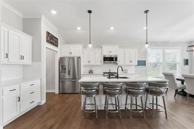 141 SE Griffin Street, Blue Springs, MO 64064
