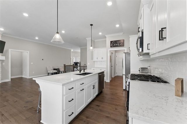 141 SE Griffin Street, Blue Springs, MO 64064