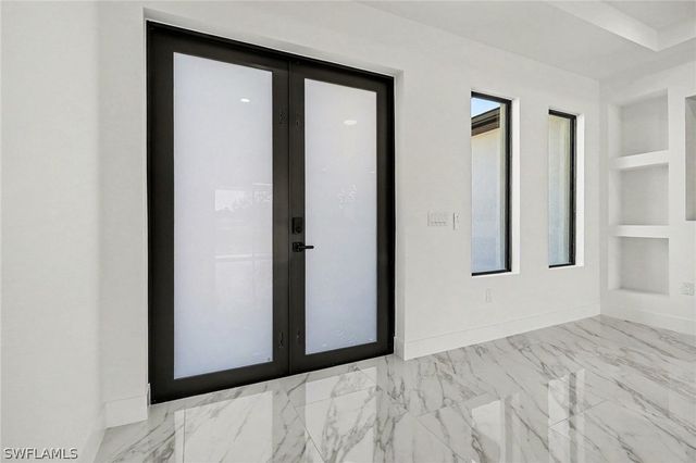 2621 59th ST W, Lehigh Acres, FL 33971