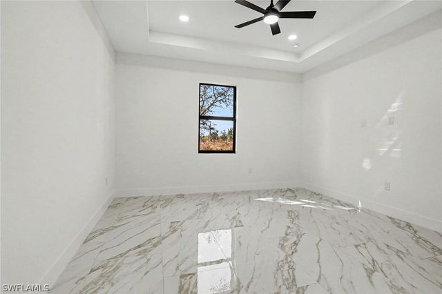 2621 59th ST W, Lehigh Acres, FL 33971