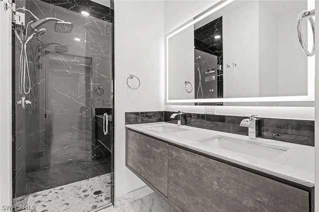 2621 59th ST W, Lehigh Acres, FL 33971