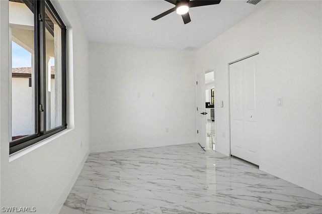 2621 59th ST W, Lehigh Acres, FL 33971