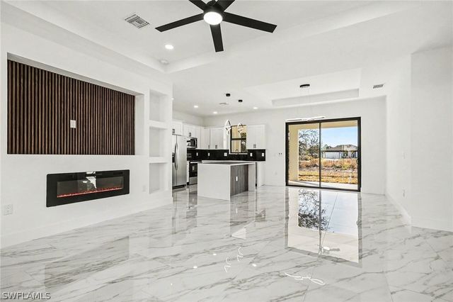 2621 59th ST W, Lehigh Acres, FL 33971