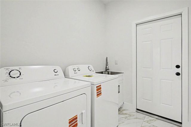 2621 59th ST W, Lehigh Acres, FL 33971