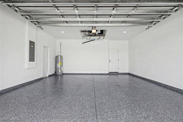 2621 59th ST W, Lehigh Acres, FL 33971