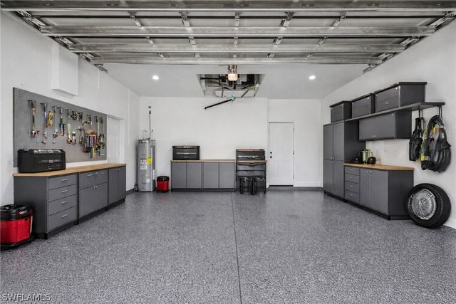 2621 59th ST W, Lehigh Acres, FL 33971