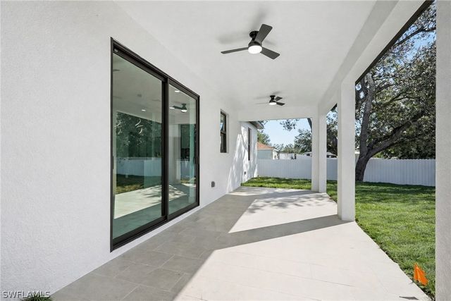 2621 59th ST W, Lehigh Acres, FL 33971