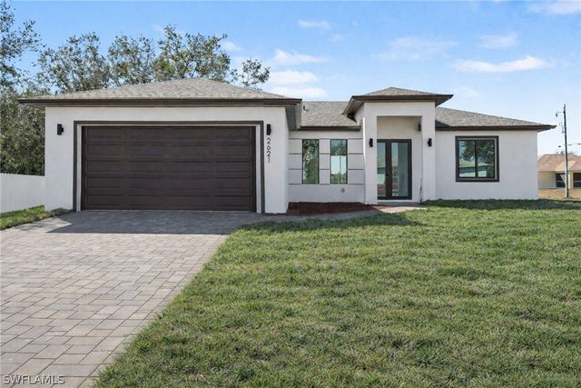 2621 59th ST W, Lehigh Acres, FL 33971