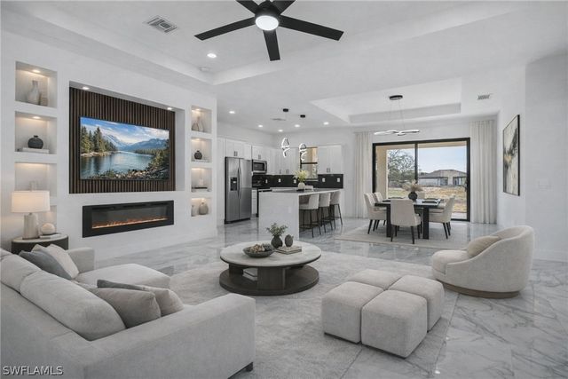 2621 59th ST W, Lehigh Acres, FL 33971