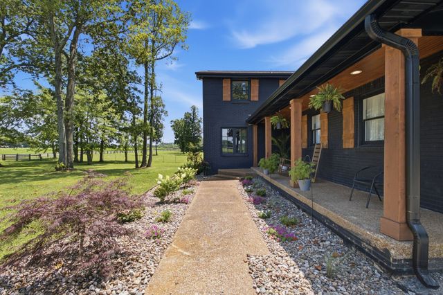 1447 Maxwell Branch Rd, Cottontown, TN 37048