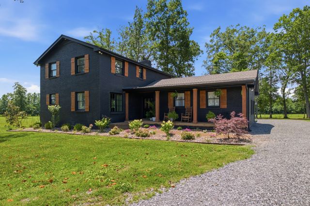 1447 Maxwell Branch Rd, Cottontown, TN 37048