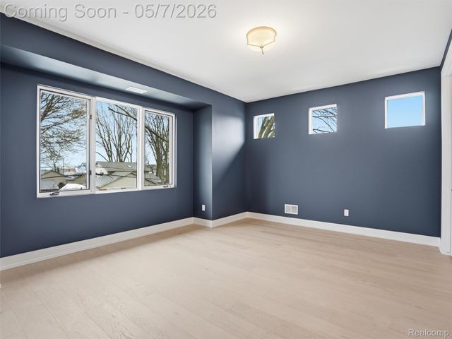 41215 Belvidere Street, Harrison Charter Township, MI 48045