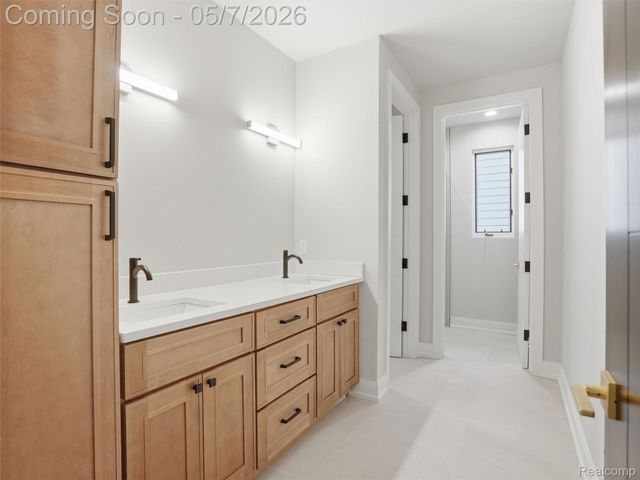 41215 Belvidere Street, Harrison Charter Township, MI 48045