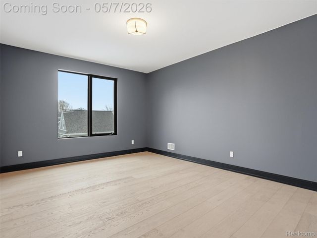 41215 Belvidere Street, Harrison Charter Township, MI 48045