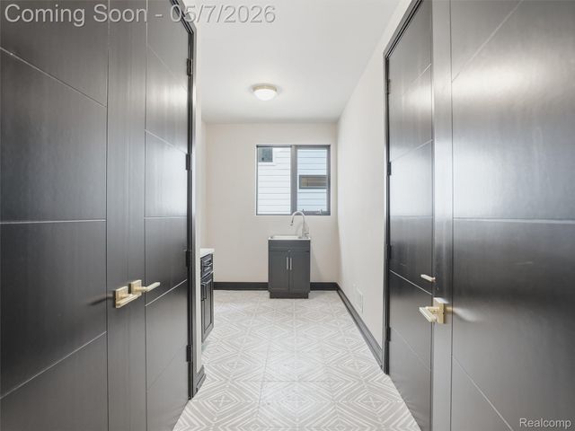 41215 Belvidere Street, Harrison Charter Township, MI 48045