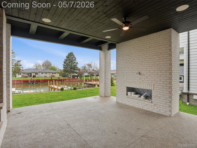 41215 Belvidere Street, Harrison Charter Township, MI 48045