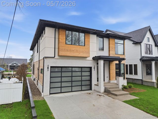 41215 Belvidere Street, Harrison Charter Township, MI 48045