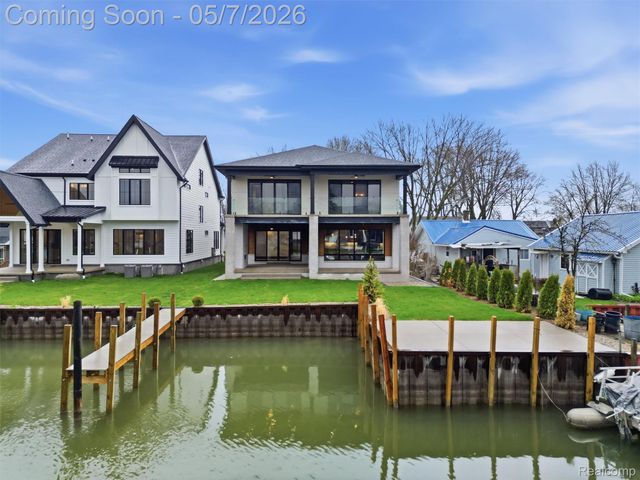 41215 Belvidere Street, Harrison Charter Township, MI 48045