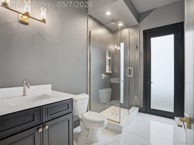 41215 Belvidere Street, Harrison Charter Township, MI 48045