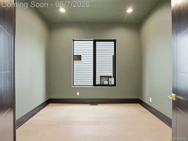 41215 Belvidere Street, Harrison Charter Township, MI 48045
