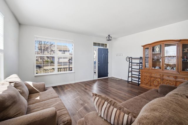 1341 S Meadow Lane, Round Lake, IL 60073