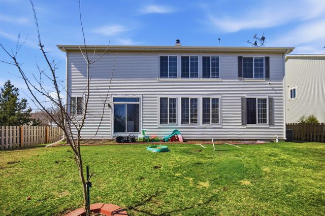 1341 S Meadow Lane, Round Lake, IL 60073