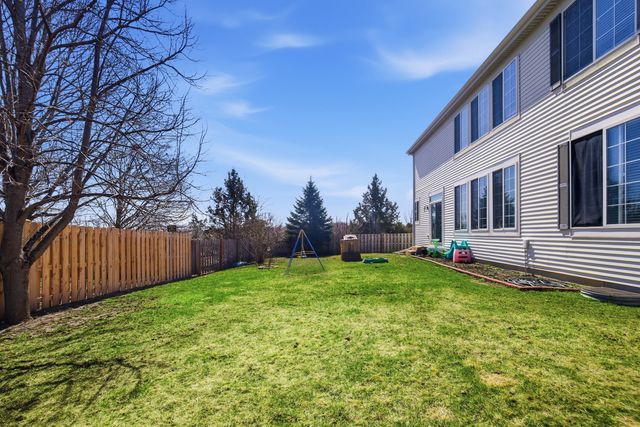 1341 S Meadow Lane, Round Lake, IL 60073