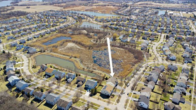 1341 S Meadow Lane, Round Lake, IL 60073