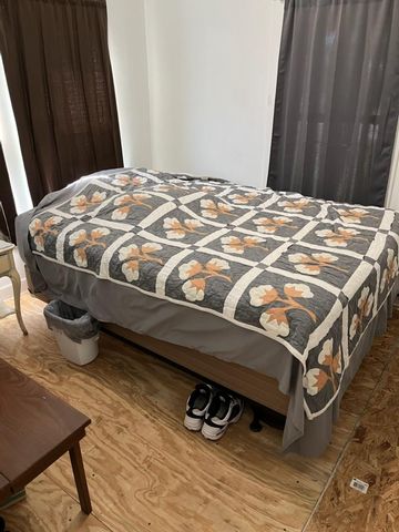 203 S 6th St, Highlands, TX 77562