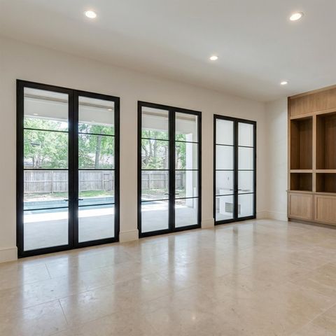 10722 Old Coach Lane, Hunters Creek Village, TX 77024