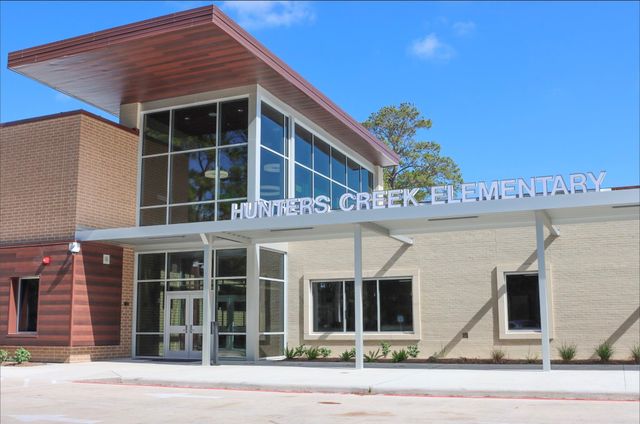 10722 Old Coach Lane, Hunters Creek Village, TX 77024