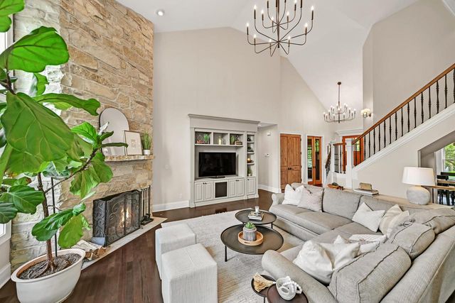 14165 N Pine Bluff ROAD, Mequon, WI 53097