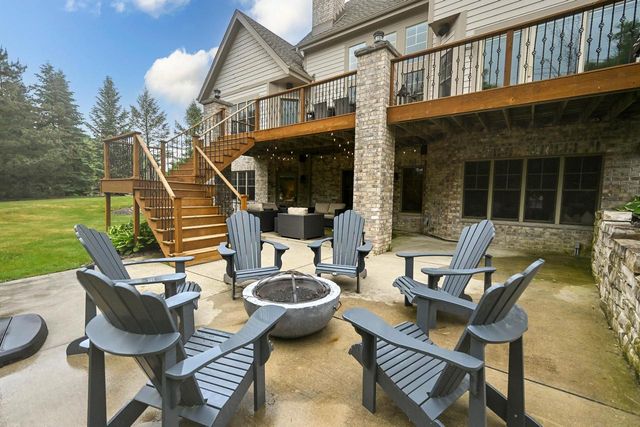 14165 N Pine Bluff ROAD, Mequon, WI 53097