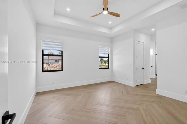 2014 SW 8th PL, Cape Coral, FL 33991