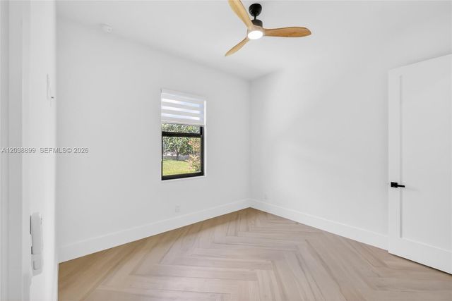 2014 SW 8th PL, Cape Coral, FL 33991