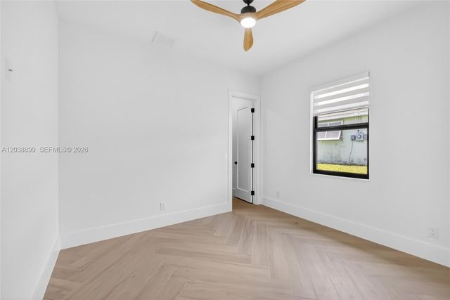 2014 SW 8th PL, Cape Coral, FL 33991