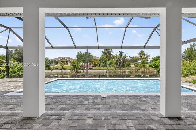 2014 SW 8th PL, Cape Coral, FL 33991