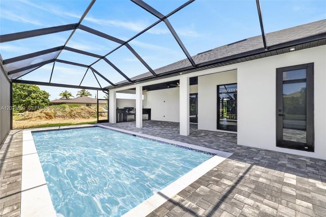 2014 SW 8th PL, Cape Coral, FL 33991