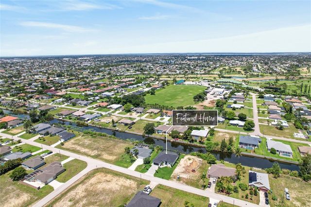 2014 SW 8th PL, Cape Coral, FL 33991