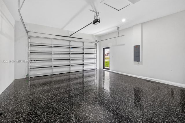 2014 SW 8th PL, Cape Coral, FL 33991