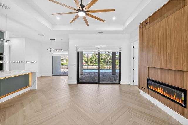 2014 SW 8th PL, Cape Coral, FL 33991