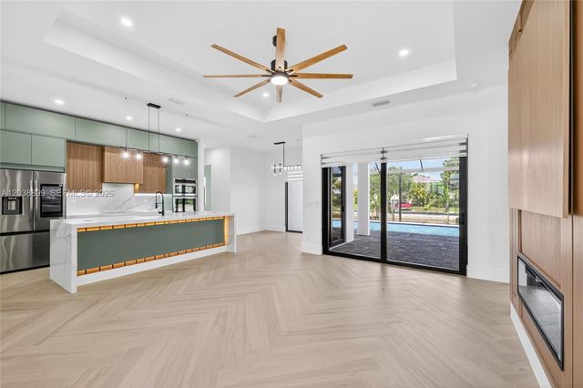 2014 SW 8th PL, Cape Coral, FL 33991