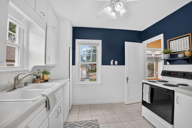 115 Carolina Avenue, Waterloo, IA 50701