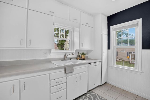 115 Carolina Avenue, Waterloo, IA 50701
