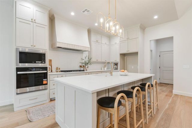 3508 Sardinia Way, Edmond, OK 73034