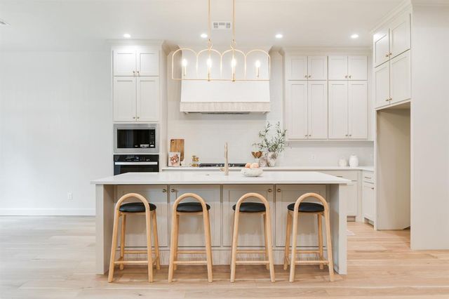 3508 Sardinia Way, Edmond, OK 73034